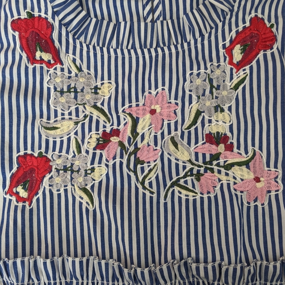 Romeo & Juliet Couture Floral Tank - Picture 8 of 9